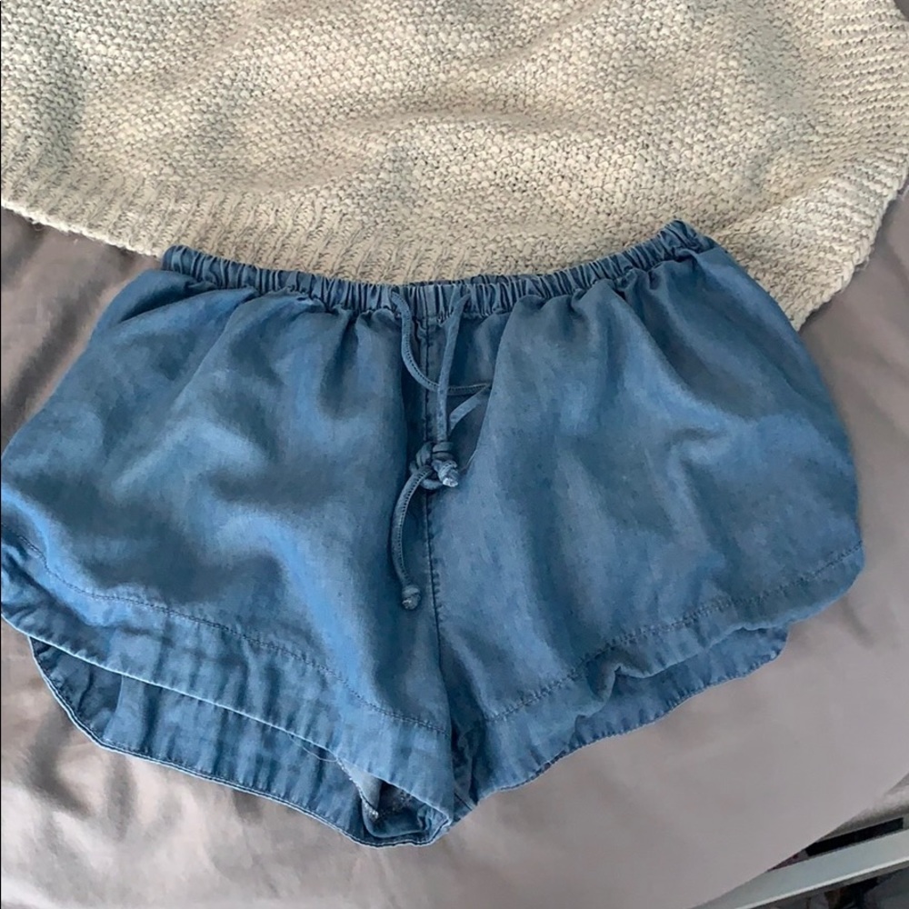 Jean-colored Flowy Shorts